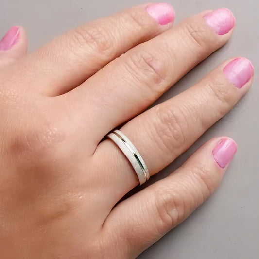 O Par Aliança de Namoro - Prata 925 - Escavado + Fosco